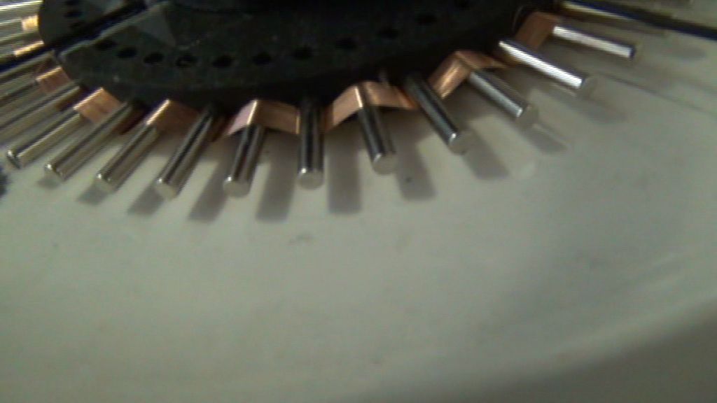 No photo found. Take care that all the rounds are in the same way wrapped around  /.\./.\